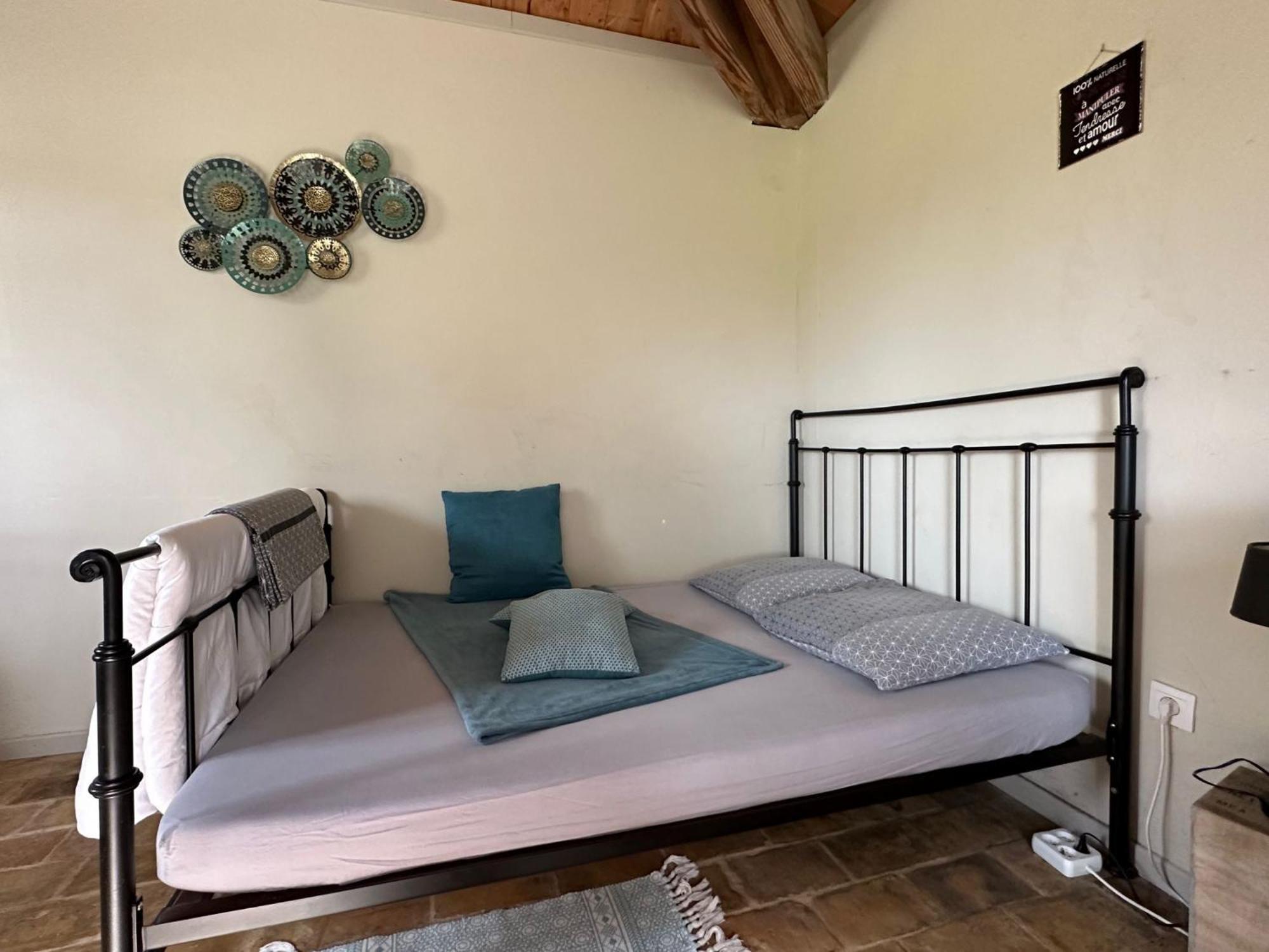 Maisonnette Independante Au Calme Dans Un Grand Jardin Chateauneuf-du-Rhone Екстер'єр фото
