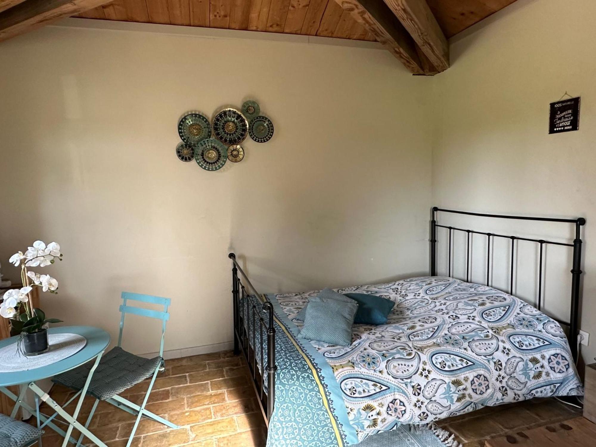 Maisonnette Independante Au Calme Dans Un Grand Jardin Chateauneuf-du-Rhone Екстер'єр фото